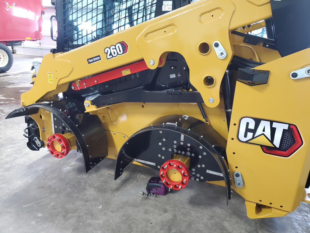Caterpillar 260 Fender In Use