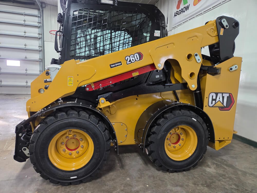 Caterpillar 260 Fender In Use
