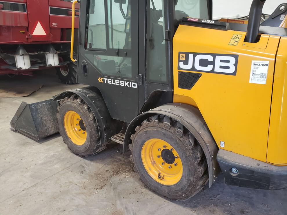 JCB Skidloader using D-Fenders