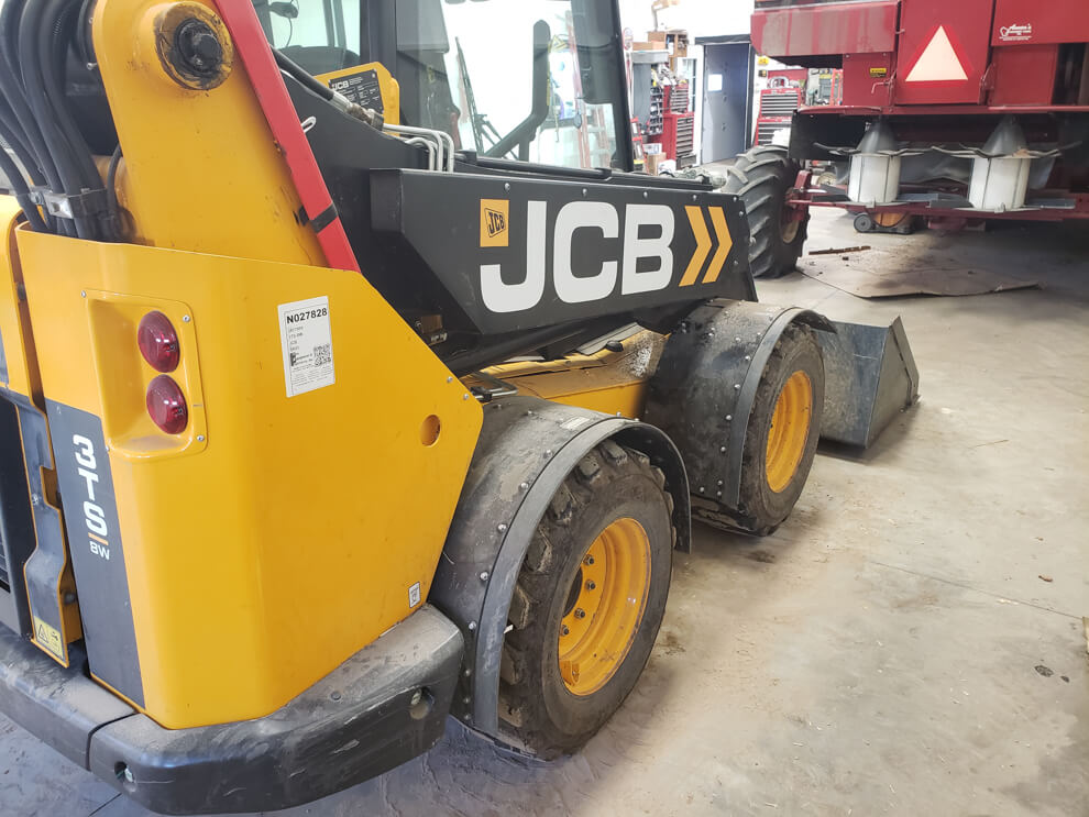 JCB Skidloader using D-Fenders
