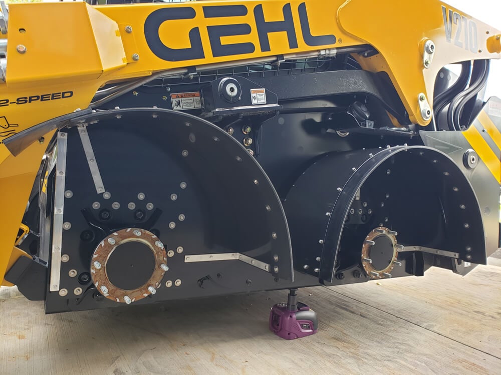 Gehl V230 Fender In Use