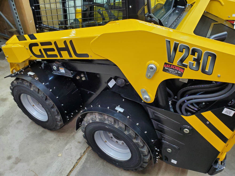 Gehl V230 Fender In Use