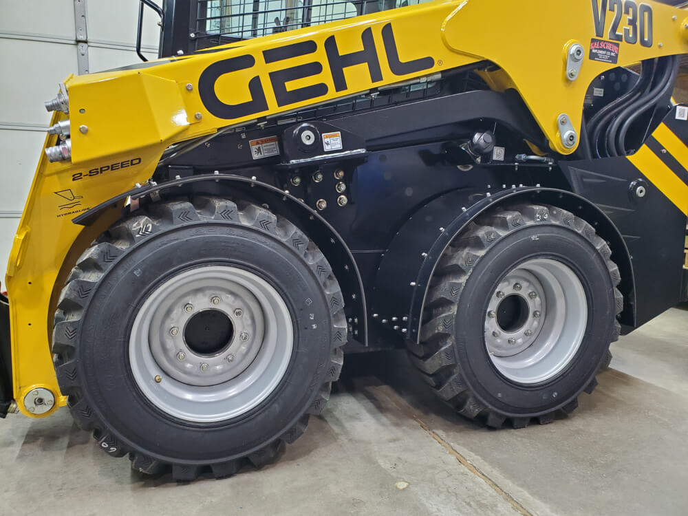 Gehl V230 Fender In Use