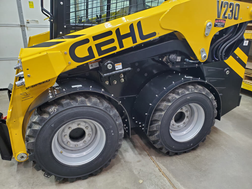 Gehl V230 Fender In Use