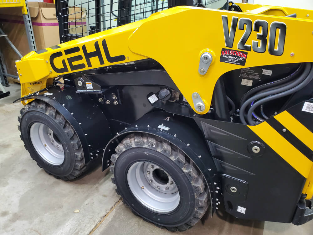 Gehl V230 Fender In Use