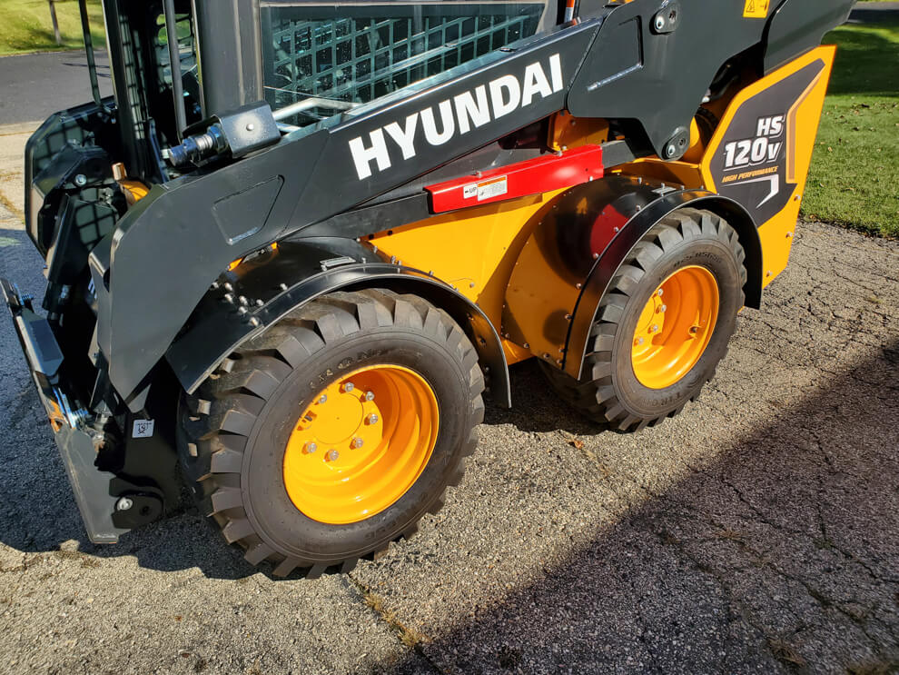 Hyundai HS120V Fender In Use
