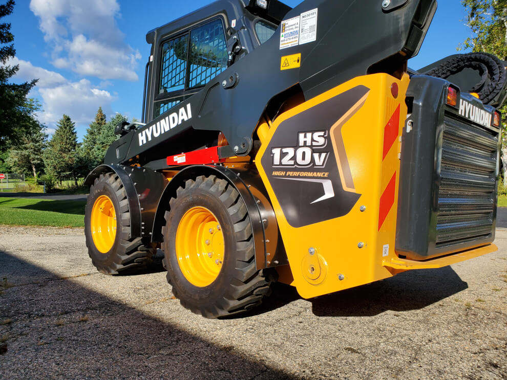 Hyundai HS120V Fender In Use