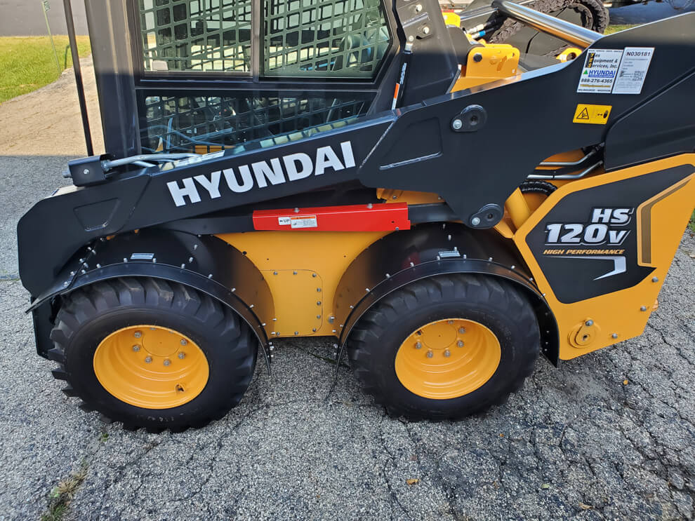 Hyundai HS120V Fender In Use