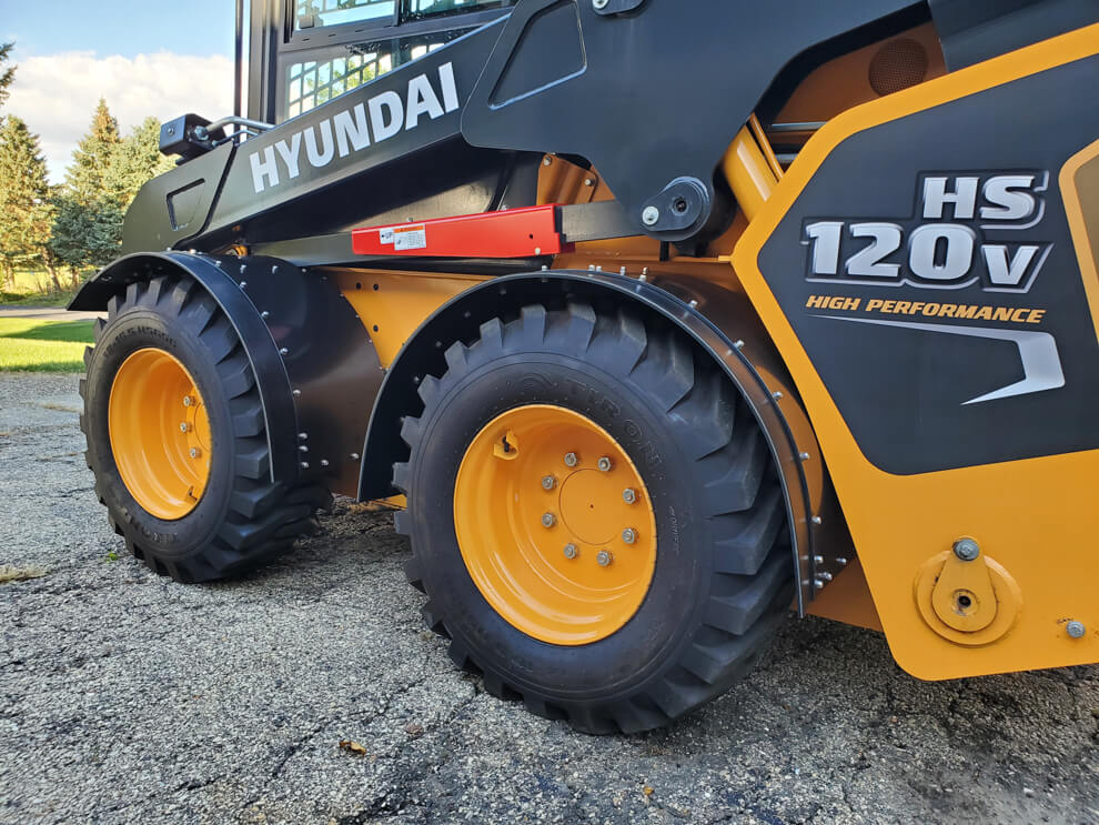 Hyundai HS120V Fender In Use