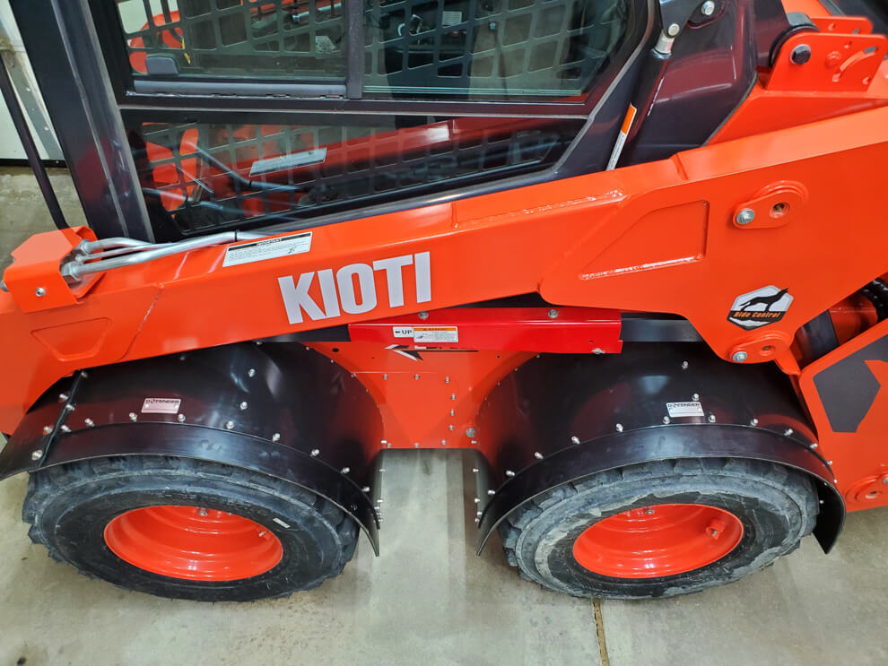 Kioti SL750 Fender In Use