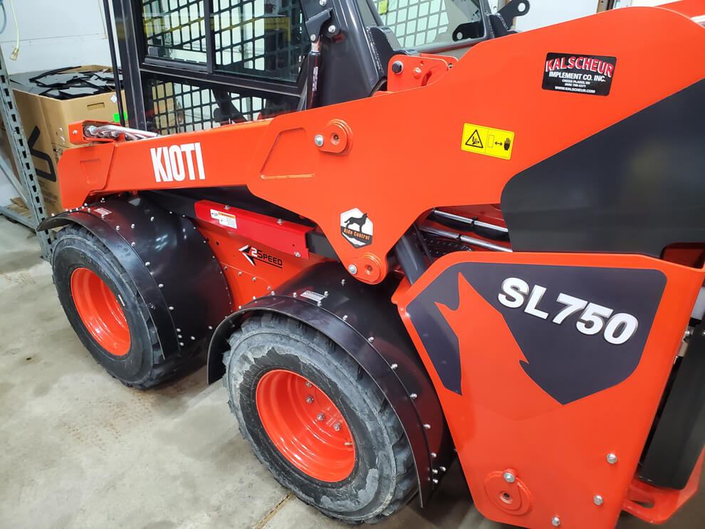 Kioti SL750 Fender In Use