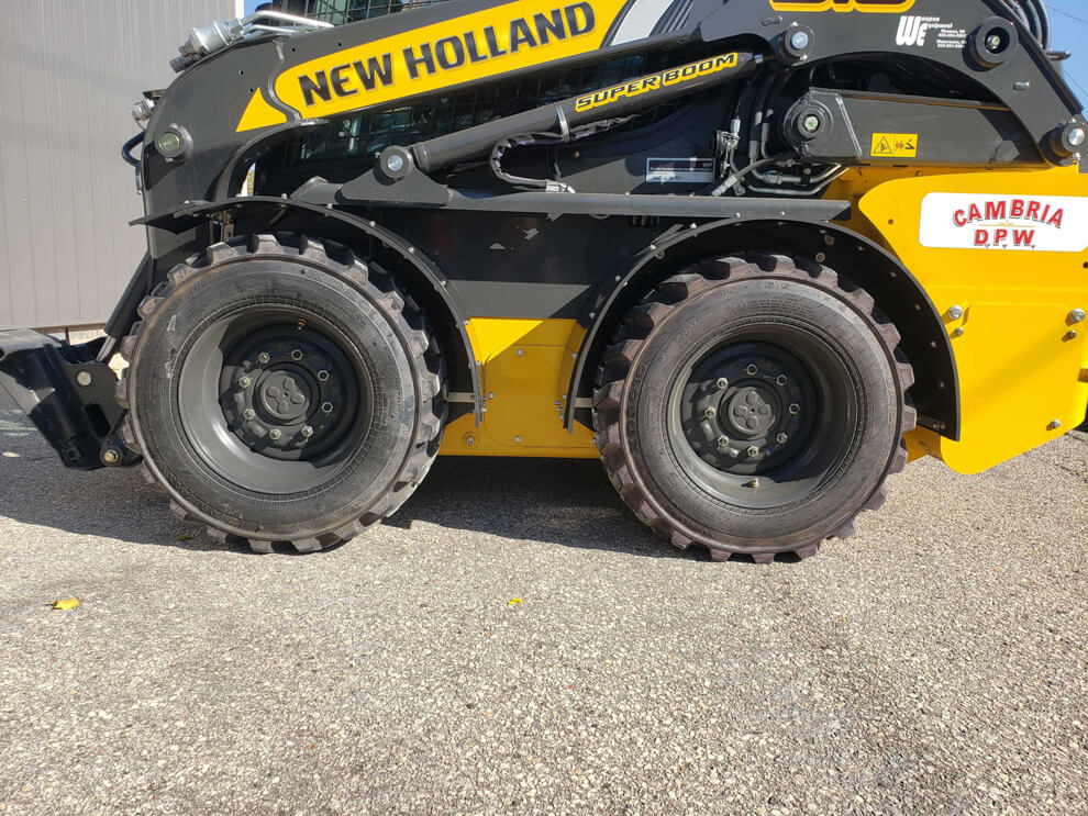 New Holland L318 Fender In Use